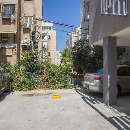 Apartments4You Maya Bat Yam Exteriör bild