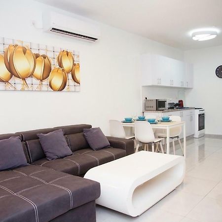 Apartments4You Maya Bat Yam Exteriör bild