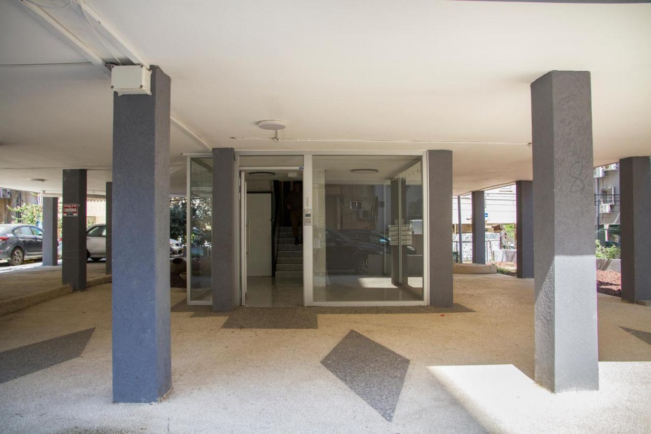 Apartments4You Maya Bat Yam Exteriör bild