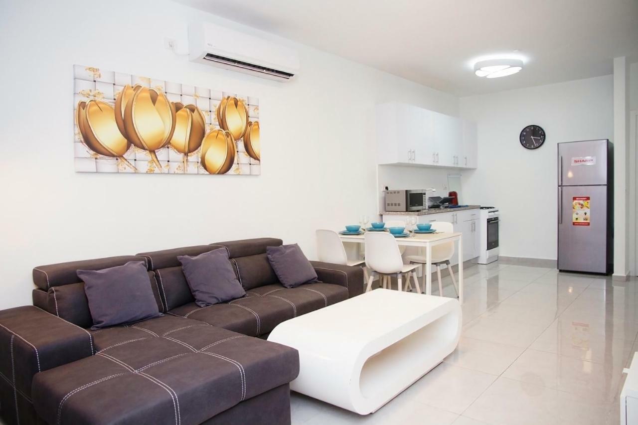Apartments4You Maya Bat Yam Exteriör bild