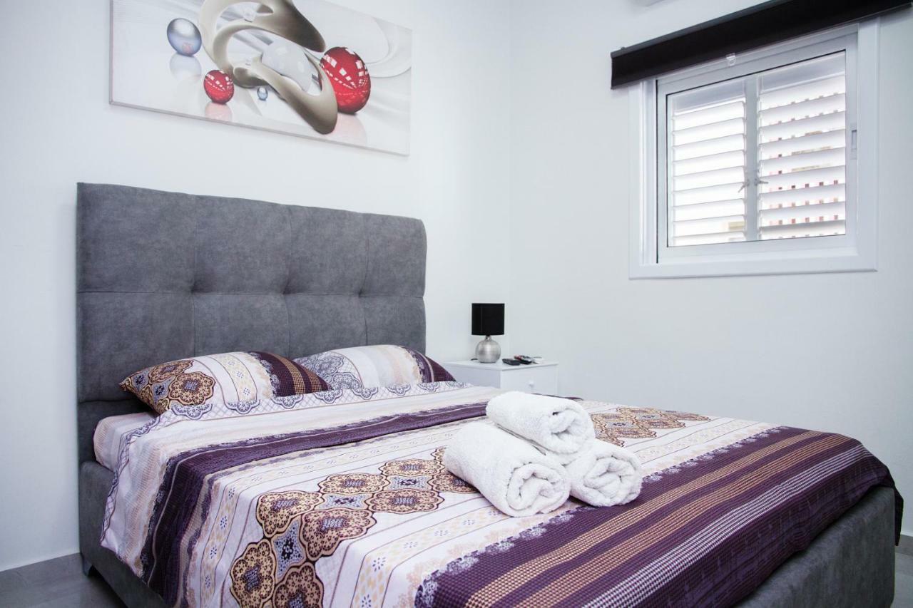 Apartments4You Maya Bat Yam Exteriör bild